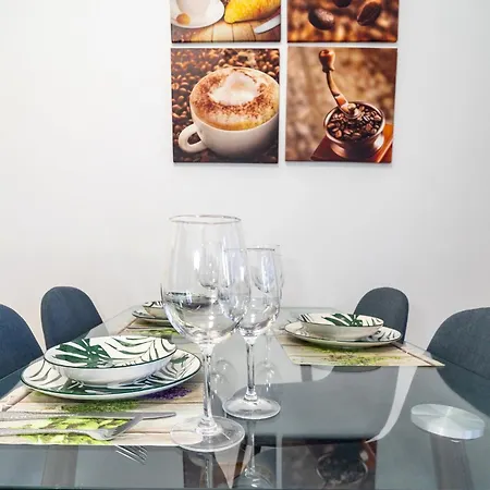 Feliz Apartment *
